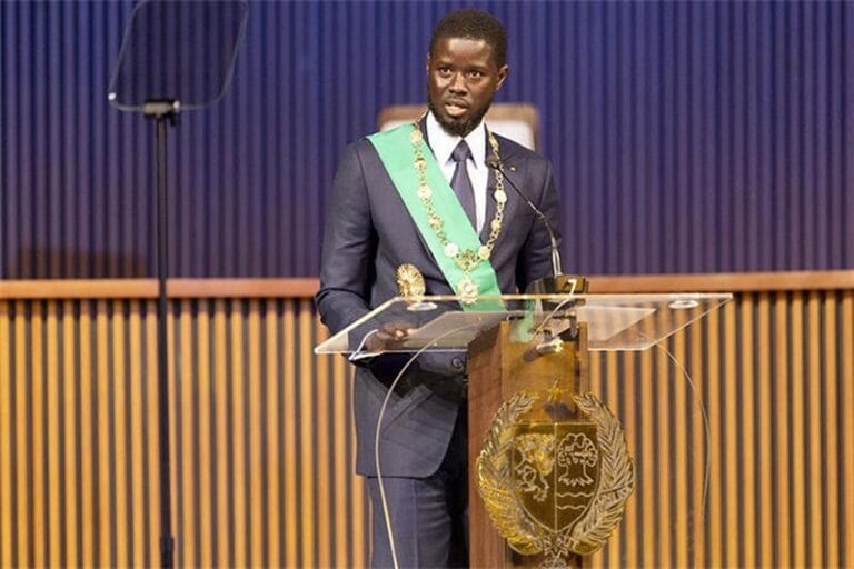 Le président Bassirou Diomaye Faye annonçant le référendum pour la réforme constitutionnelle au Sénégal.