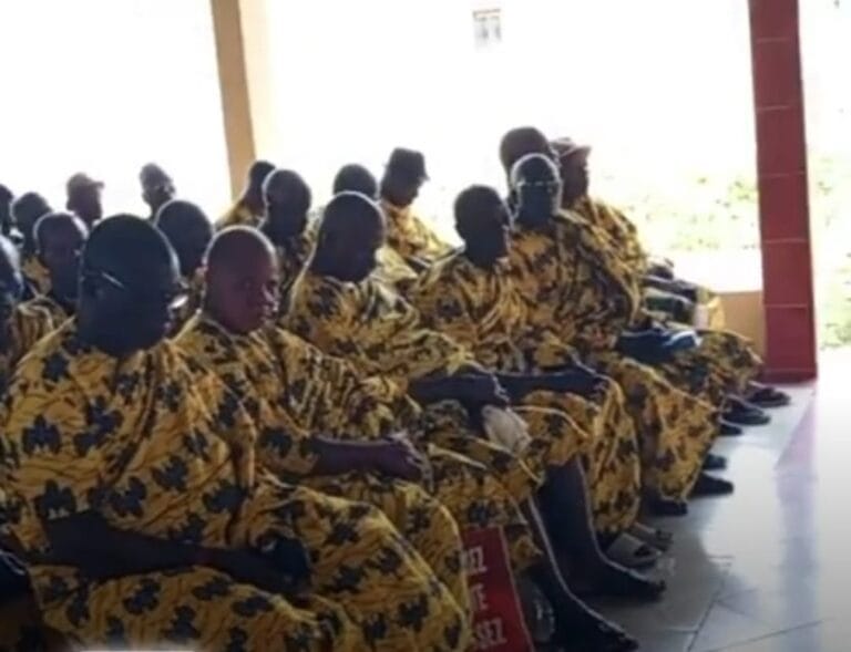 Réunion d'urgence des notables du royaume de Sakassou contre la gestion du régent