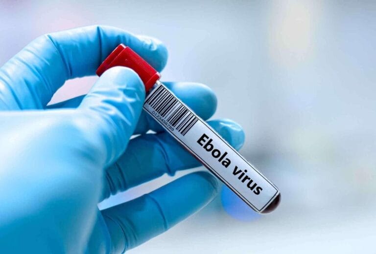 Premier cas d'ebola en France, c'est urgent