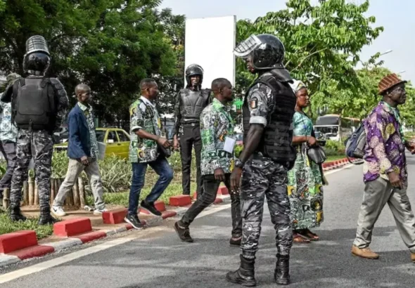 Audience au tribunal d'Abidjan menant au fait que six militants du PDCI-RDA libérés retrouvent la liberté.