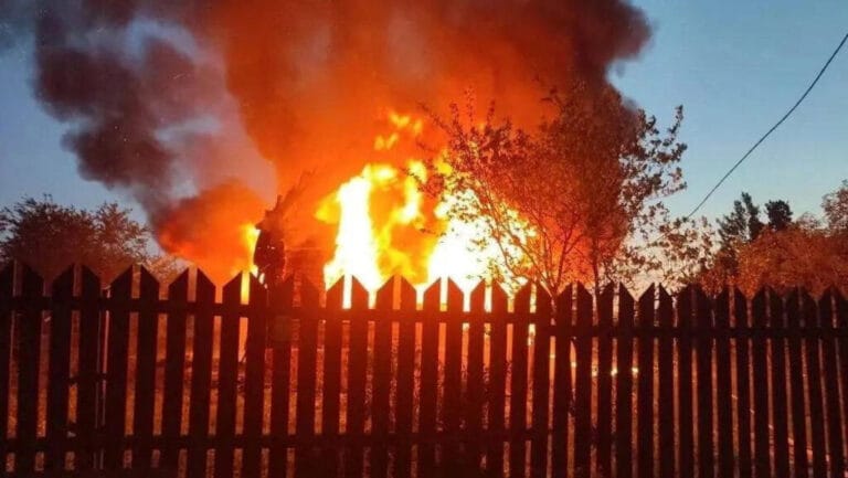 Une violente attaque de drones en Russie provoque un gigantesque incendie de stockage près de Moscou.