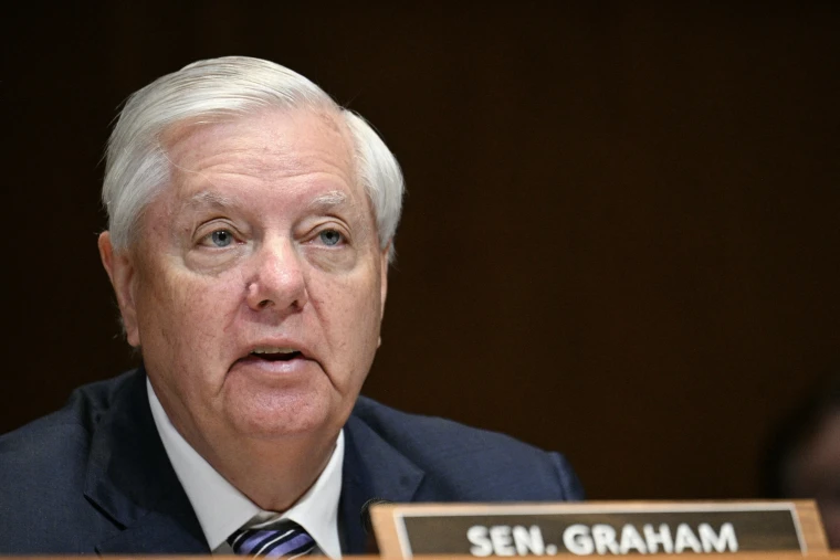 Démenti officiel suite à une infox sur Lindsey Graham sur les réseaux sociaux