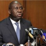 L'ancien ministre Alcide Djédjé s'exprime lors du Forum socio-économique de la diaspora pour inciter les Ivoiriens à investir dans la Nawa.