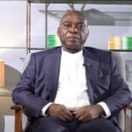 Ahoua Don-Mello lors d'une réunion stratégique entouré de ses proches collaborateurs politiques.