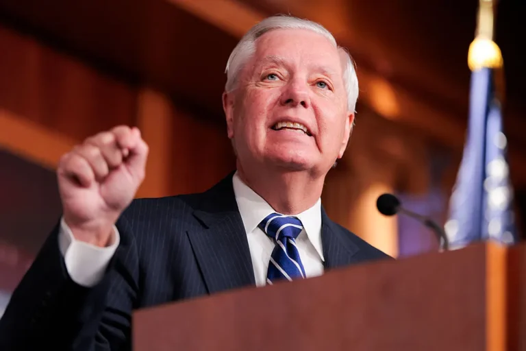Drapeaux en berne à la Maison-Blanche après le décès de Lindsey Graham