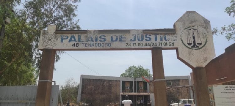 Palais de justice au Burkina Faso après le verdict du scandale à Béguédo
