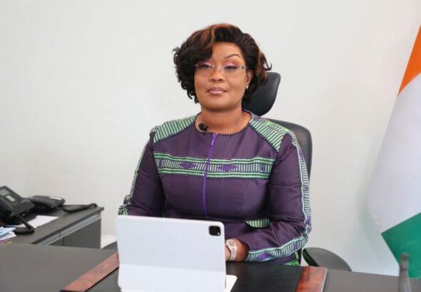 La ministre Miss Belmonde Dogo lance un appel national contre la traite des personnes et les réseaux d'escroquerie.
