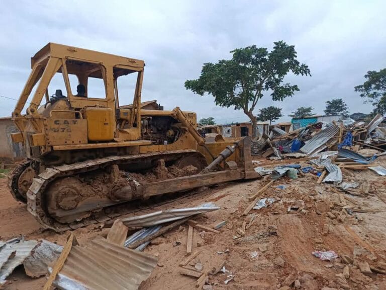 Opération de destruction des campements pour contrer l'orpaillage illégal dans la région du N'Zi à Booré.