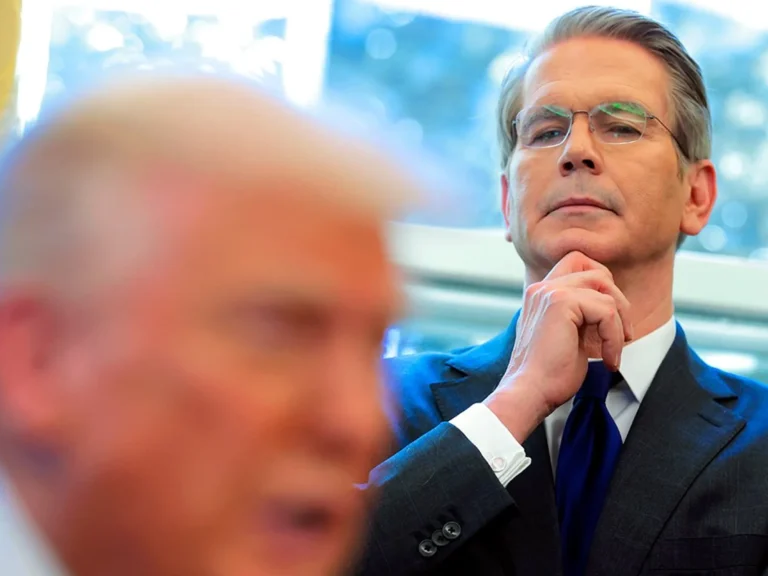 Scott Bessent prévient d'un isolement économique de l'Iran sans précédent la semaine prochaine.
