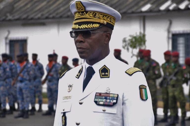 Boniface Konan à la tête de l’IGD lors de la cérémonie militaire à Abidjan