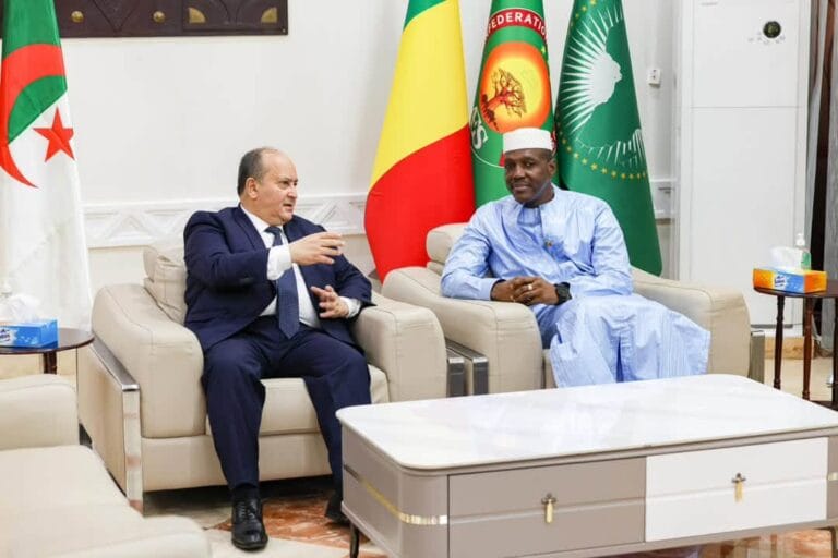 Coopération Mali-Algérie lors de l’arrivée du Premier ministre Sifi Ghrieb à Bamako