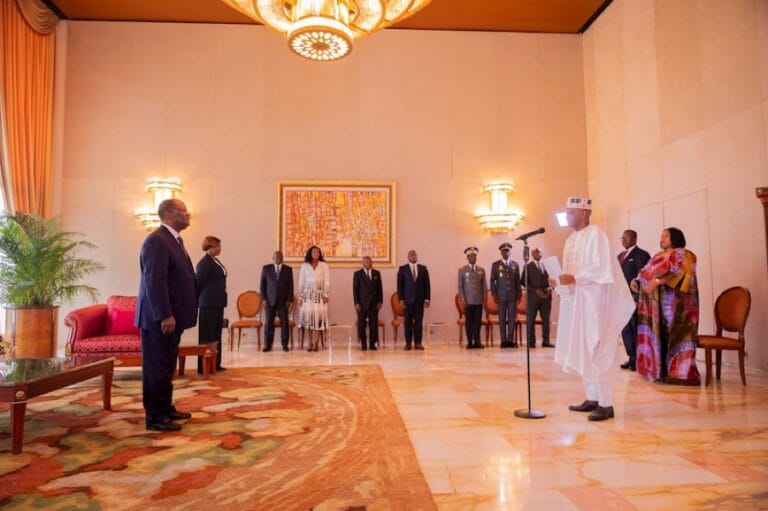 Lettres de créance en Côte d’Ivoire remises à Alassane Ouattara par cinq ambassadeurs