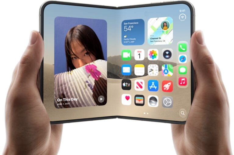 Le nouveau PDG John Ternus présente le téléphone pliable iPhone Duo lors de la keynote Apple.