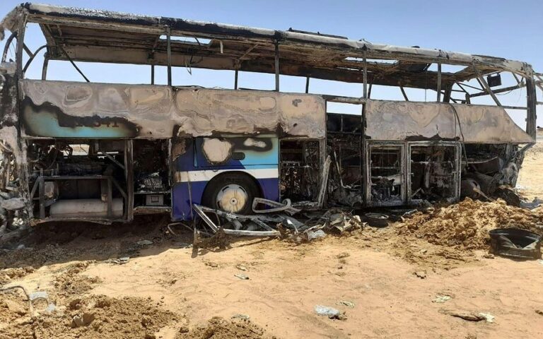 Accident de bus en Égypte ayant fait 13 morts et 34 blessés à l’ouest du Caire