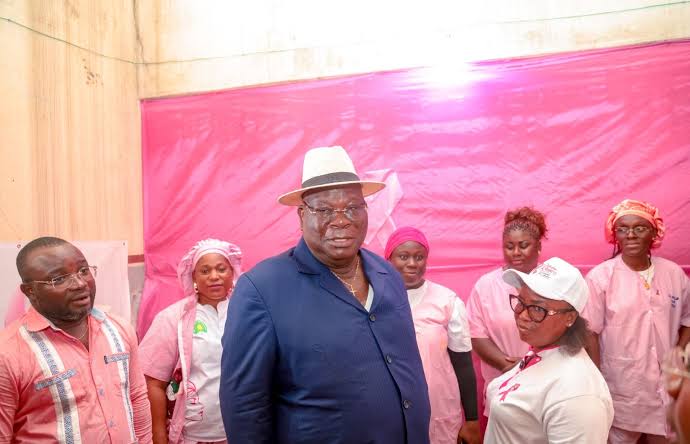 Dépistage du cancer offert par l’ANSUT à plus de 250 femmes à Abidjan