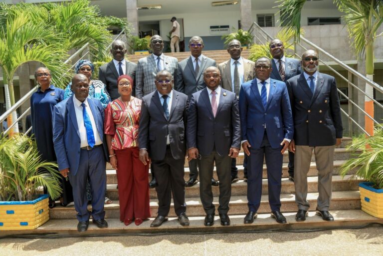CPC d’Abidjan réunissant le District autonome et les maires des treize communes